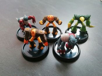 Figurines x5 Xenox Panini collection