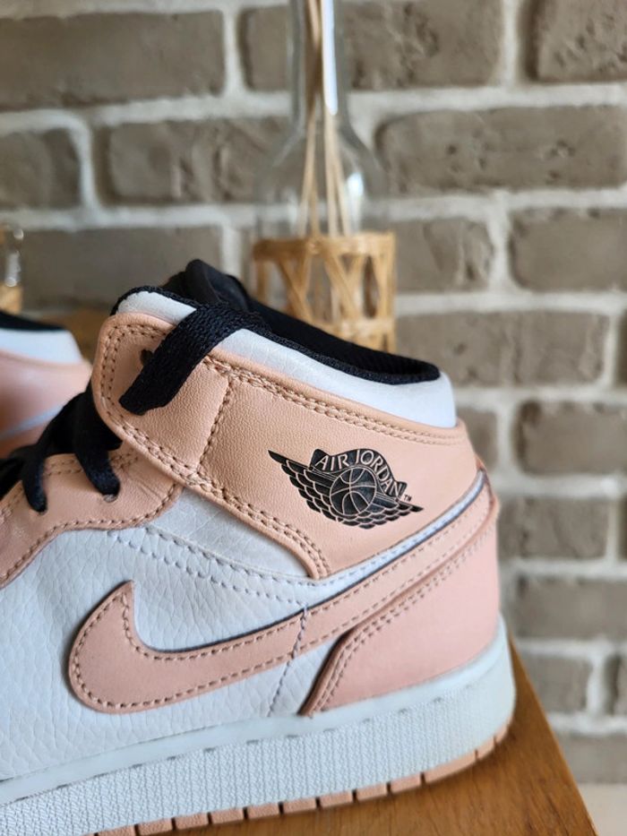 Baskets Nike Jordan 1 Mid Black Toe orange arctique - banc noir et rose, excellent état - photo numéro 5