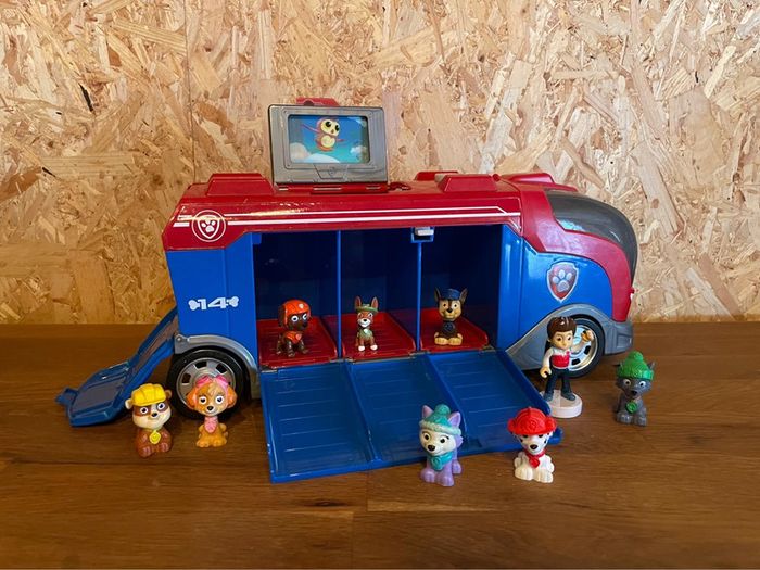 Camion Mission Cruiser sonore avec sa carte magique avec 9 personnages - photo numéro 2