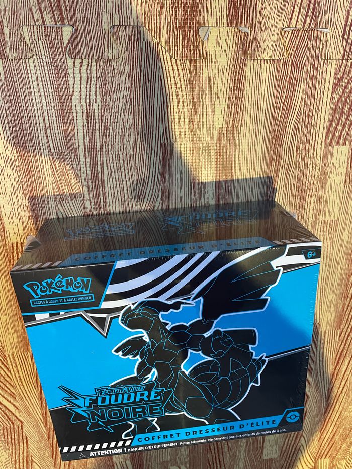 Coffret Pokémon ETB EV10.5 Foudre Noir - photo numéro 5