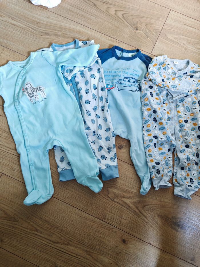 Lots Pyjama bébé 1 mois - photo numéro 2