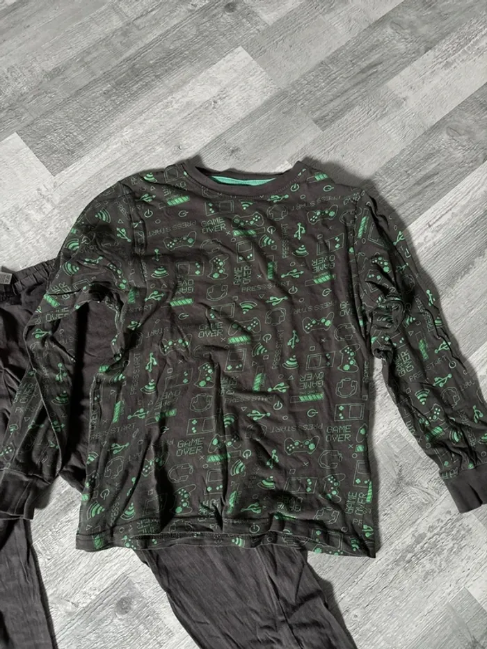 Pyjama taille 12 ans - photo numéro 2