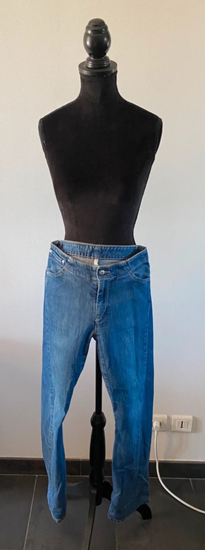 Jeans Levi's vintage taille 26 x 32 US / taille 36 - photo numéro 2