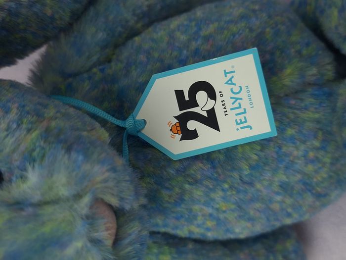 Peluche lapin bashful Azure 25 ans de Jellycat Collector taille médium - photo numéro 6