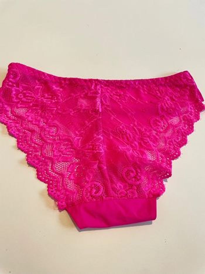 Culotte rose fuchsia en dentelle taille S/M - photo numéro 2