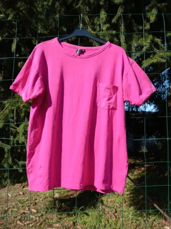 Tee shirt union rail