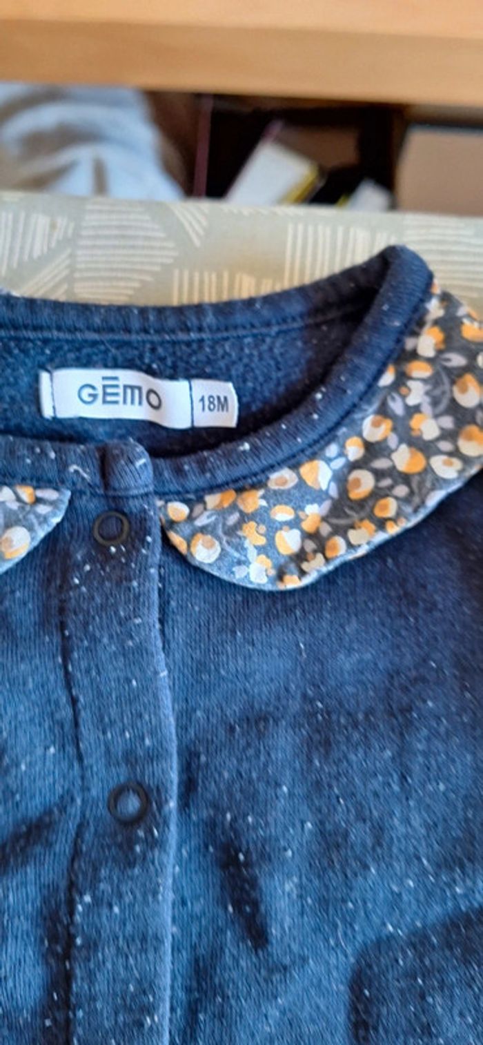 Lot dissociable gilets et sweat 18M - photo numéro 5