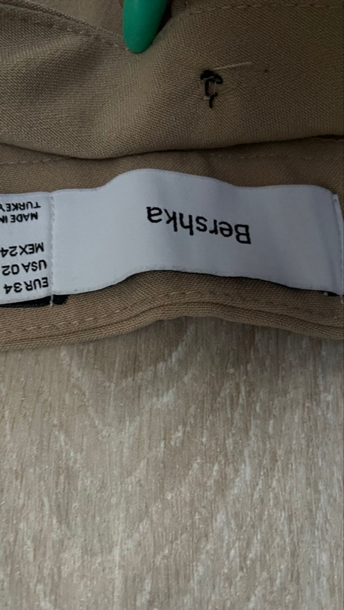 Pantalon bershka taille 34 - photo numéro 3