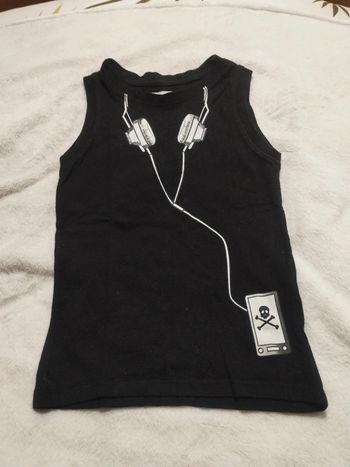 Débardeur noir casque musique