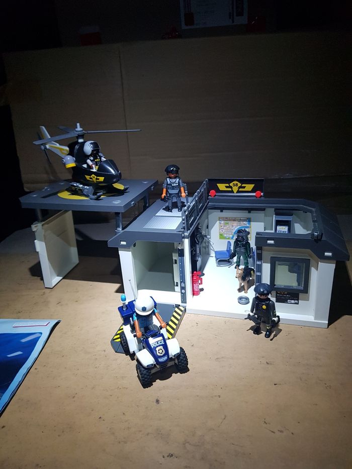 Commissariat police playmobil
