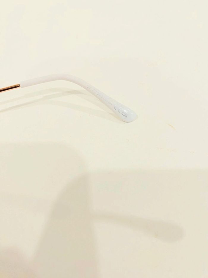 Lunette de soleil femme style cats dorée contour blanc verres dégradés UV protection catégorie 2 - photo numéro 4