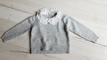 Vêtement fille pull court  gris col blanc Primark 6 ans