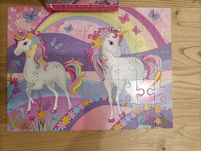 Puzzle licorne 45 pièces dès 4 ans Moxy très bon état - photo numéro 3