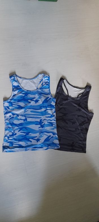 2 débardeurs taille S