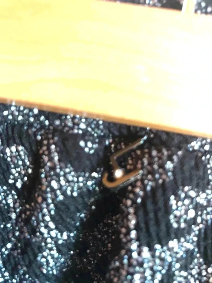 Jupe liu jo noire pailletée 16 ans - photo numéro 3