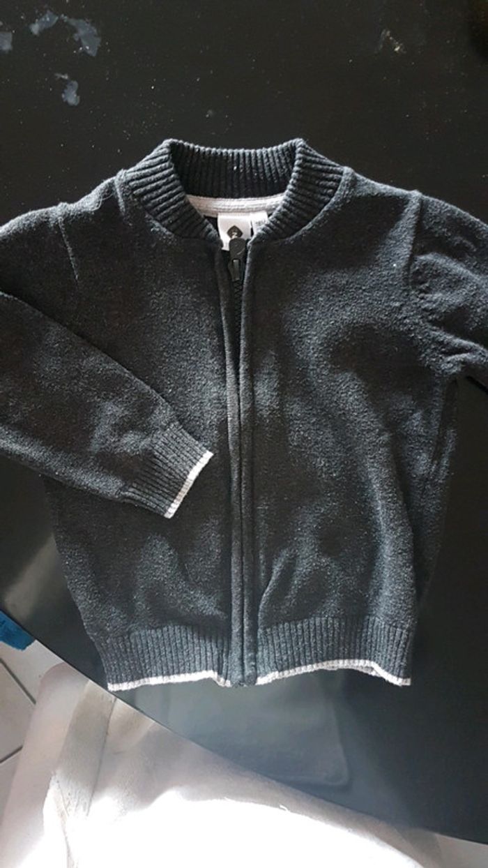 Lot de gilets 18 mois - photo numéro 2