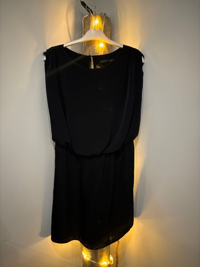 Robe noir - photo numéro 2