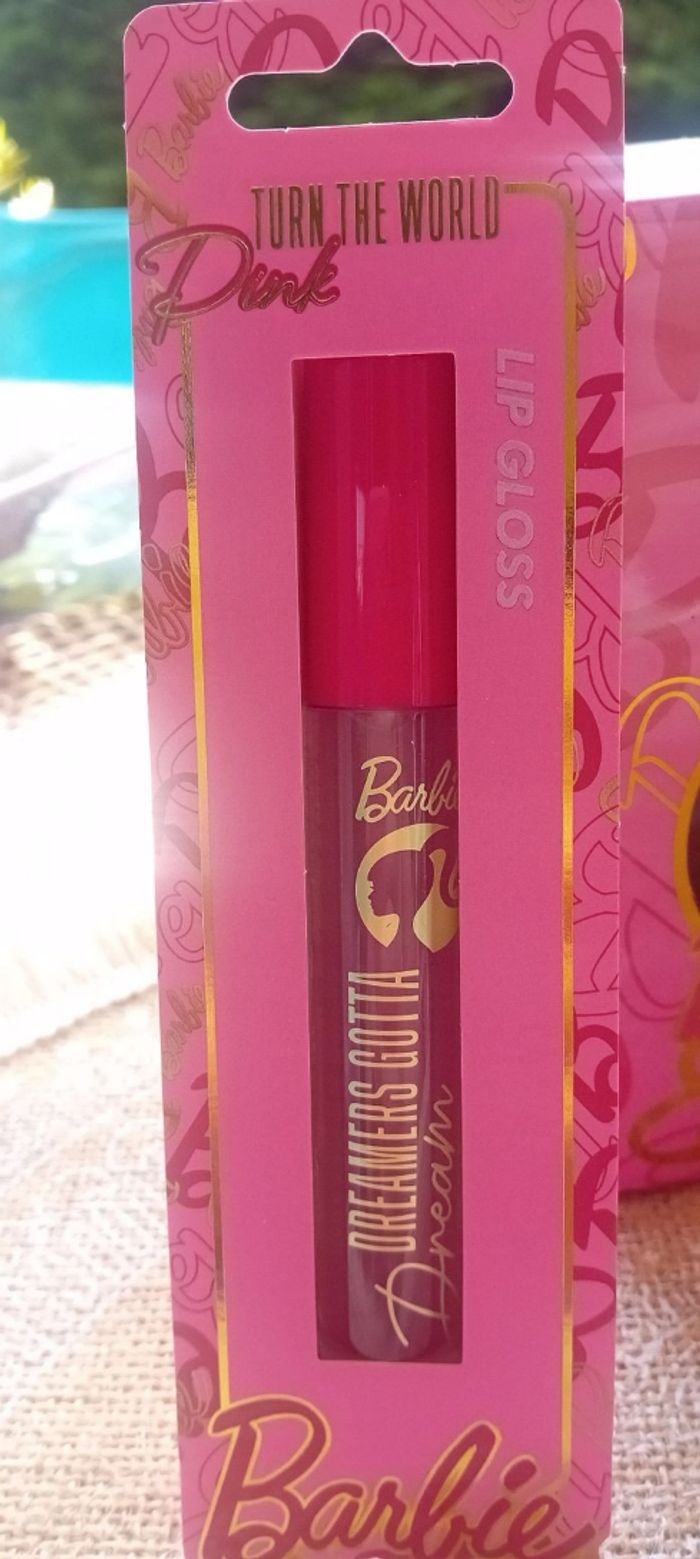 Lot produits barbie neufs - photo numéro 4