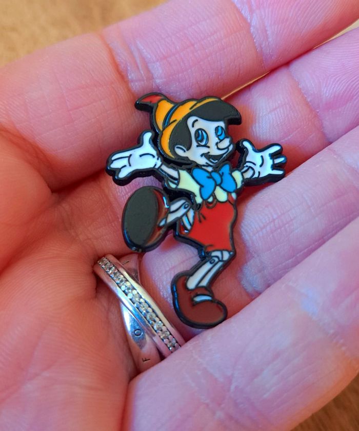Pin's pinocchio - photo numéro 4