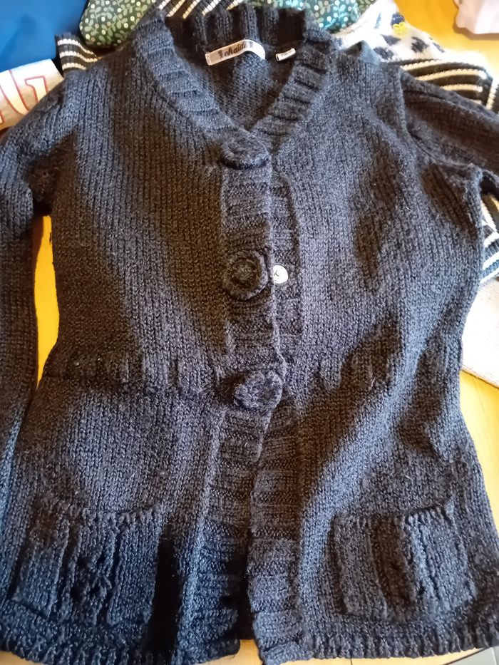 Vends pulls et gilet fille 12 ans - photo numéro 3