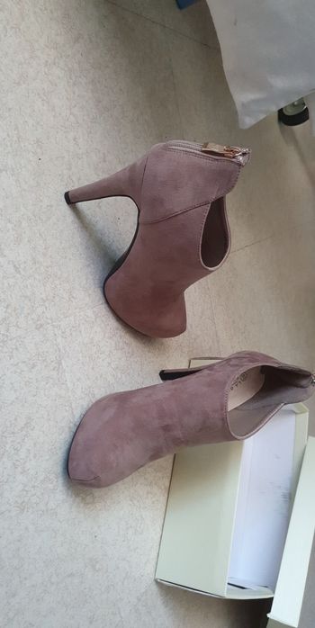 Bottines à talon daim