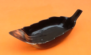 Coupelle / Vide-poche   Découpée en forme de feuille