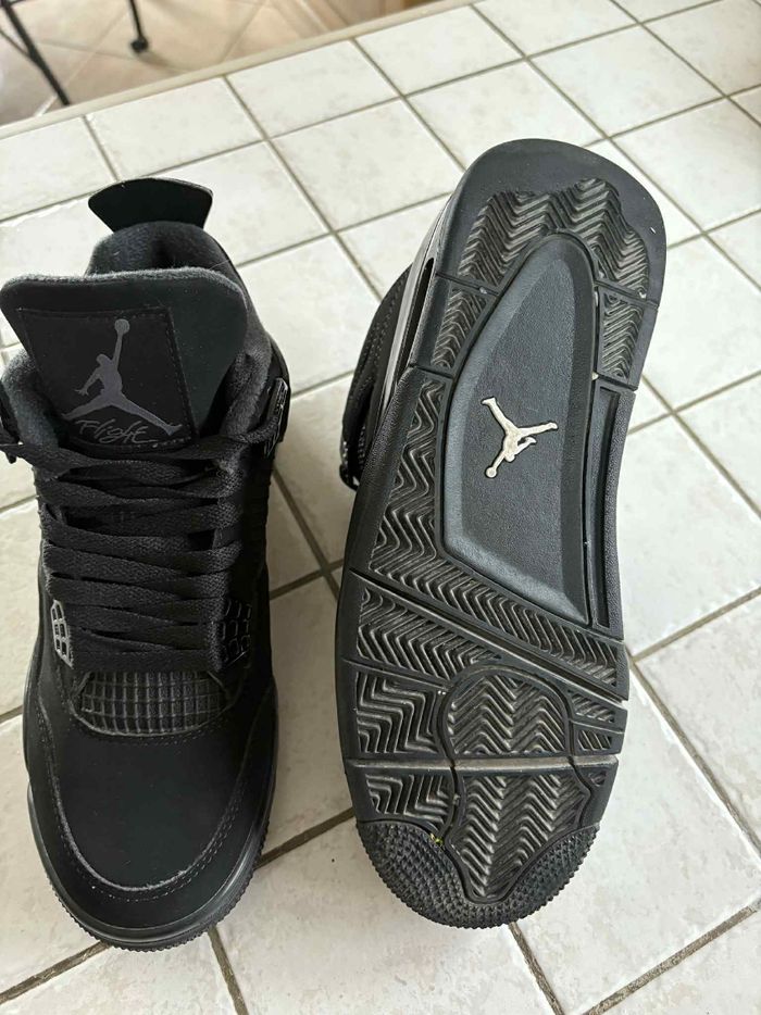 Baskets Air Jordan 4 Retro Noir - photo numéro 3