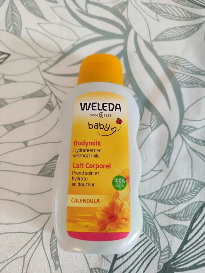 Weleda baby lait corporel calendula 200ml valeur 10€  exp 11/26