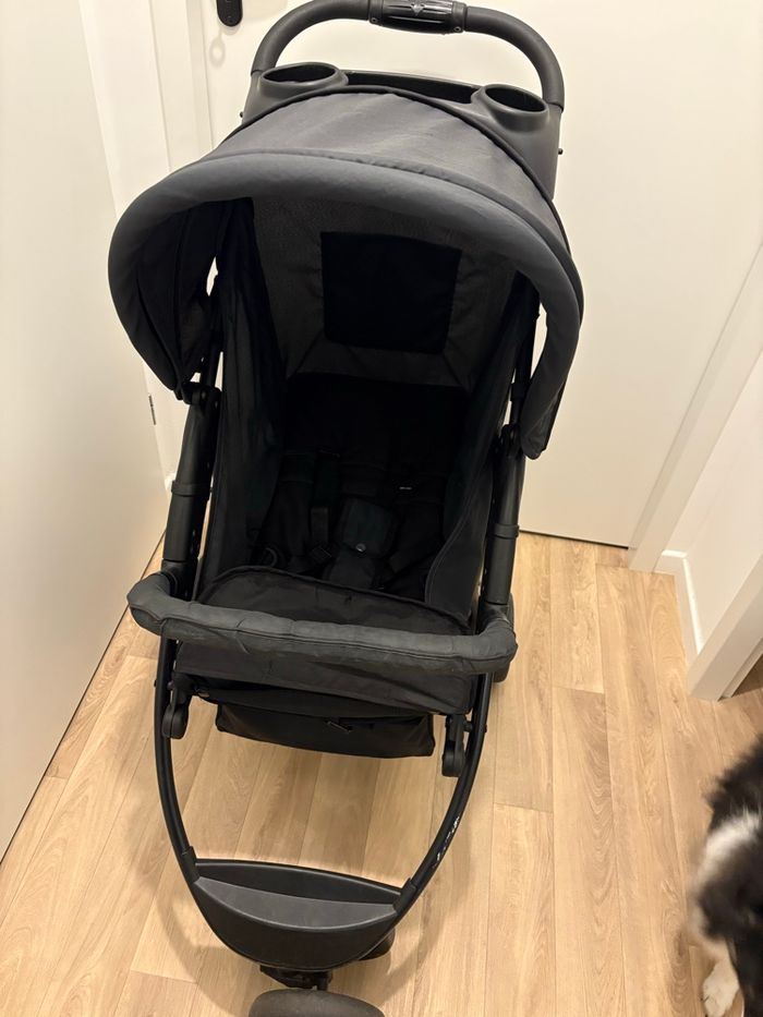 Pousette - photo numéro 2