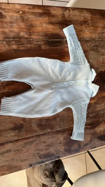 Combinaison en laine+bonnet+chaussette et chausson