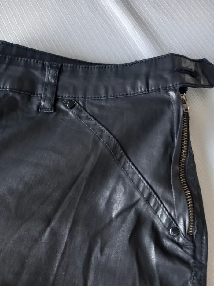 Pantalon ciré style imitation cuir - photo numéro 4