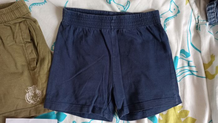 Lot shorts 2 ans - photo numéro 3