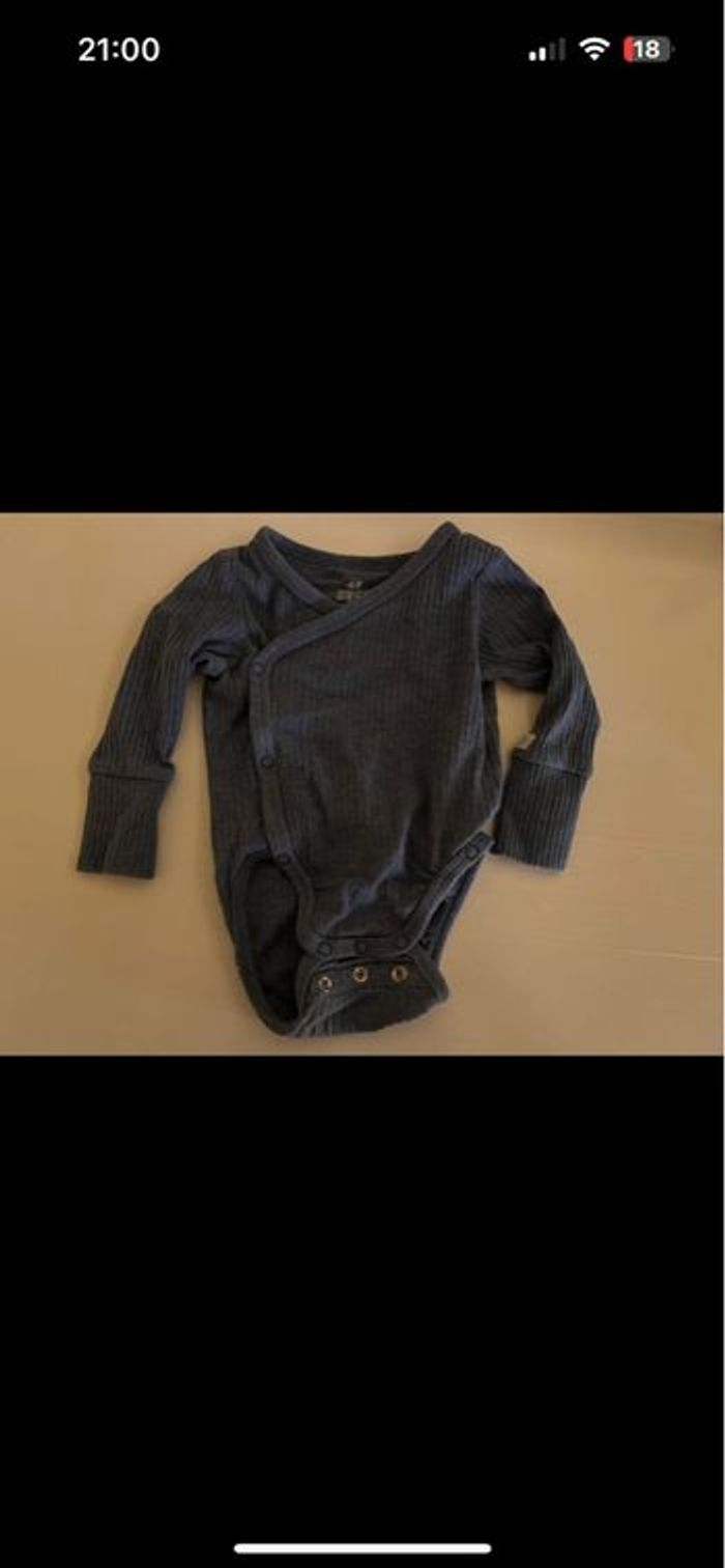 Lot de 8 bodies 3 mois - photo numéro 8