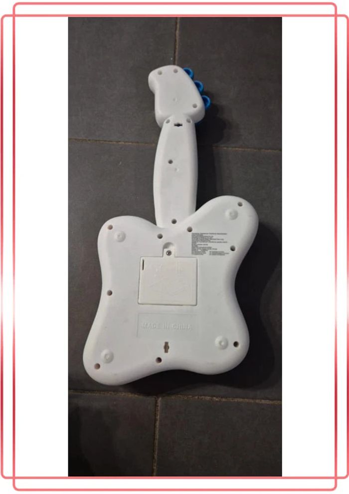 Guitare enfant - photo numéro 3