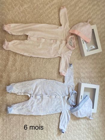 BOSS  2 coffrets ensembles grenouillères + bonnets