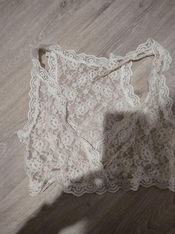 Gilet sans manches écru en dentelle Zara