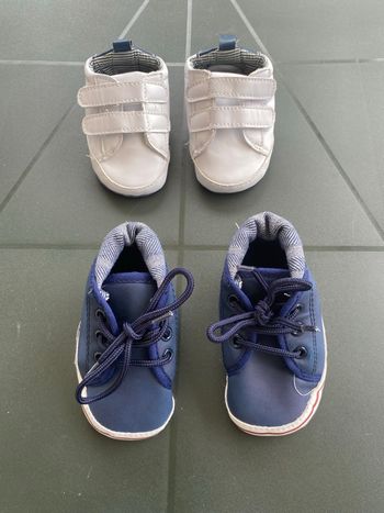 Lot de 2 chaussures bébé taille 17 - 18