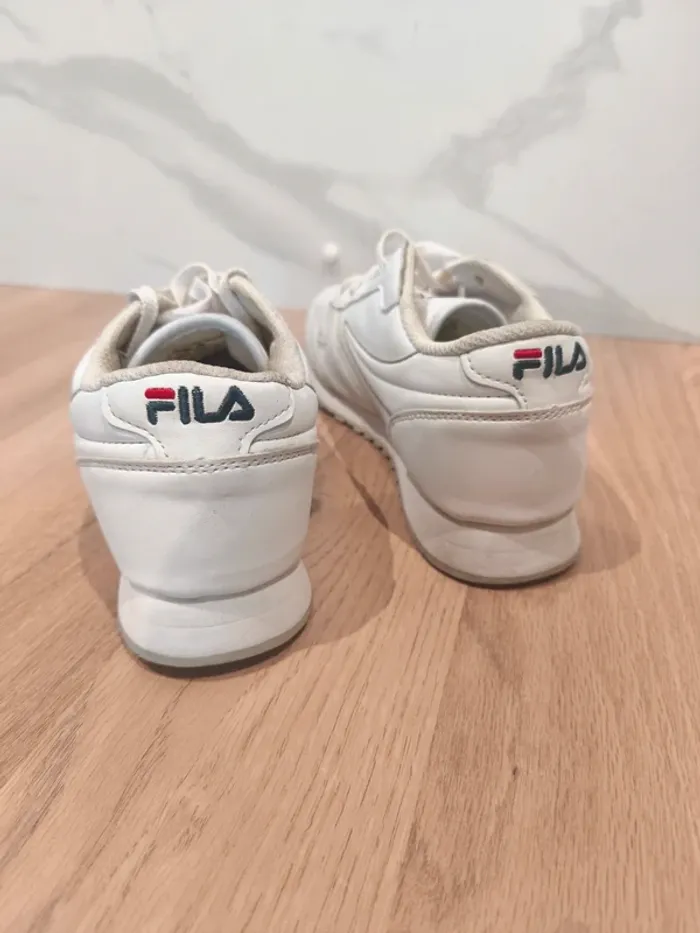 Baskets Fila blanches classiques – Pointure 38 - photo numéro 3