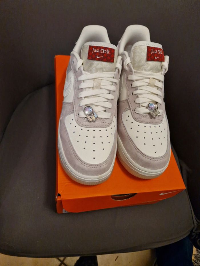 Air force 1 '07 LX platinium violet year of the dragon
