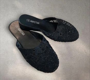 Mules plates noires avec perles et sequins pointure 37