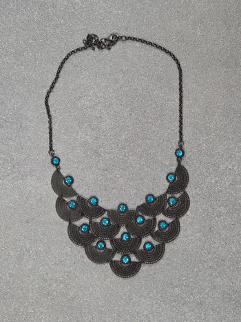 Collier fantaisie noir/bleu