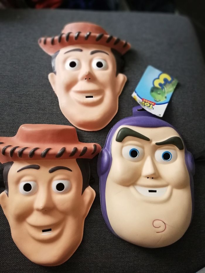 Lot de 3 masques en mousse pour déguisement