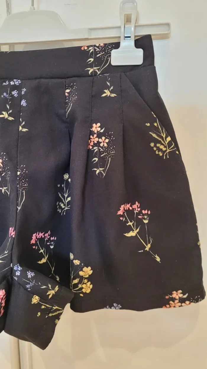 Short fluide taille haute imprimé fleurs - photo numéro 3