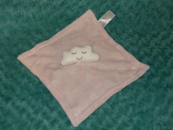 Doudou plat nuage blanc rose Gémo parfait état