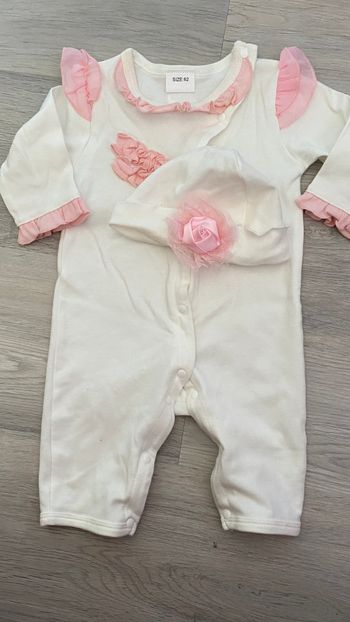 Pyjama et bonnet pour bébé fille