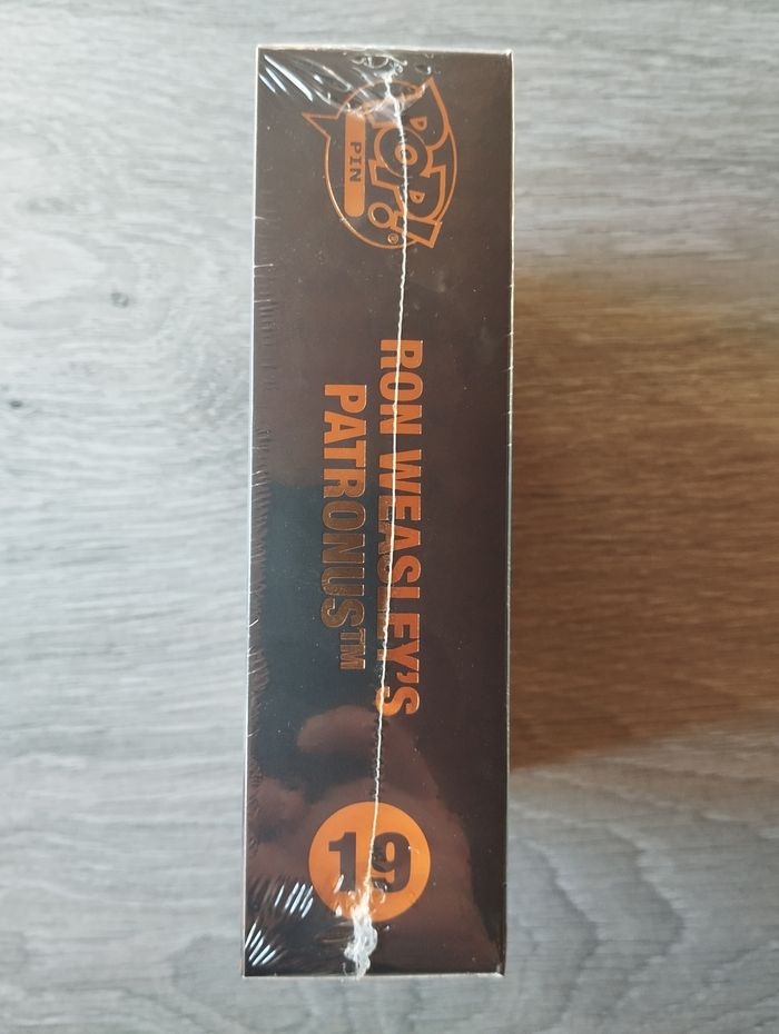 Harry Potter : Pop Large Enamel Pin N° 19 (Ron Weasley Patronus)
- photo numéro 7