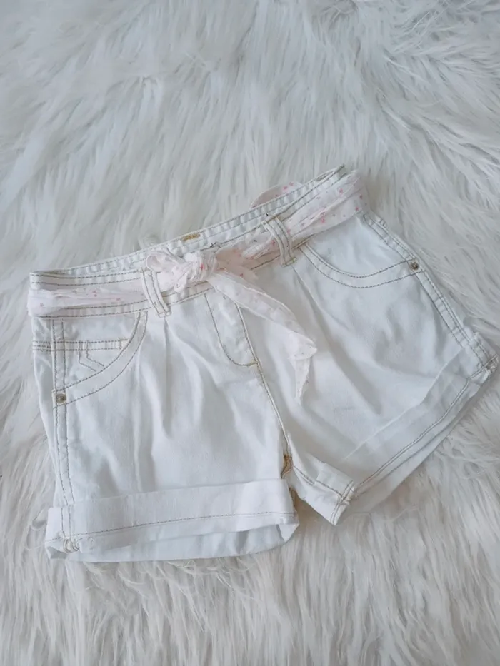 Short blanc en jean avec ceinture 6 ans -114cm - photo numéro 2