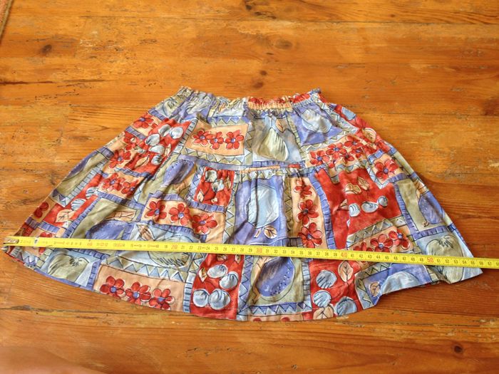 Jupe avec des motifs pour enfant - photo numéro 5