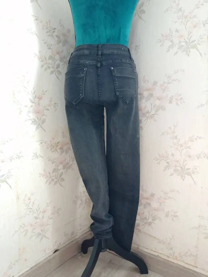 Jeans skinny noir effet abîmé / hello miss / (40) - photo numéro 7