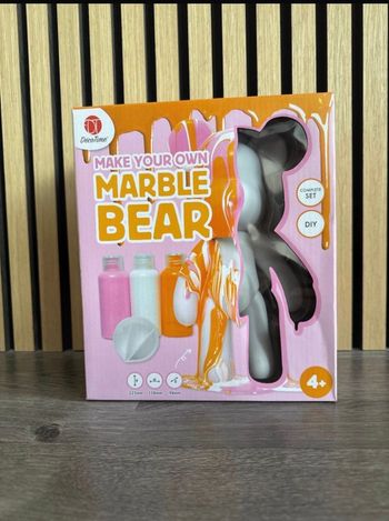 Ours à peindre action 